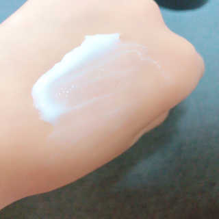 아미니 울트라 시어버터 바디크림 — 5점을 준 리뷰어가 2019년 1월 올린 사용 사진