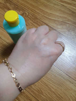 온가족 수분뿜뿜 노랑뚜껑 재주꾼 와우374 스네일토너 — 3점을 준 리뷰어가 2019년 9월 올린 사용 사진