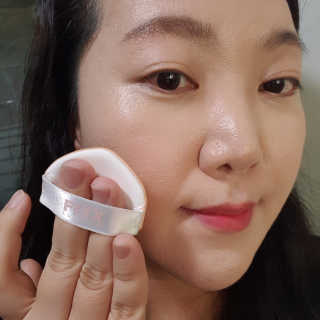 쏘내추럴 밀착 착붙 픽스쿠션 — 4점을 준 리뷰어가 2019년 8월 올린 사용 사진