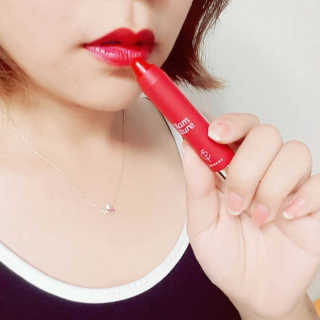 포렌코즈 글램 얼루어 립 크레용 — 5점을 준 리뷰어가 2017년 7월 올린 사용 사진