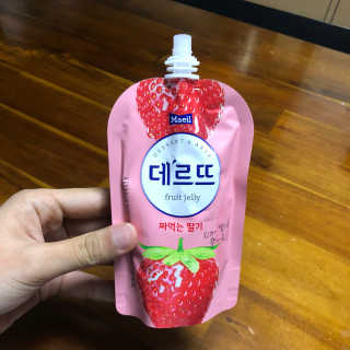 데르뜨 떠먹는 과일 3종, 짜먹는 과일 2종 총 10개 체험 — 5점을 준 리뷰어가 2020년 3월 올린 사용 사진