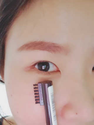 림멜 프로페셔널 아이브로우 펜슬 1+1 — 5점을 준 리뷰어가 2019년 12월 올린 사용 사진