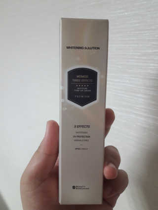 메이메리 쓰리이펙츠 모이스처 톤업크림 50ml — 5점을 준 리뷰어가 2019년 10월 올린 사용 사진