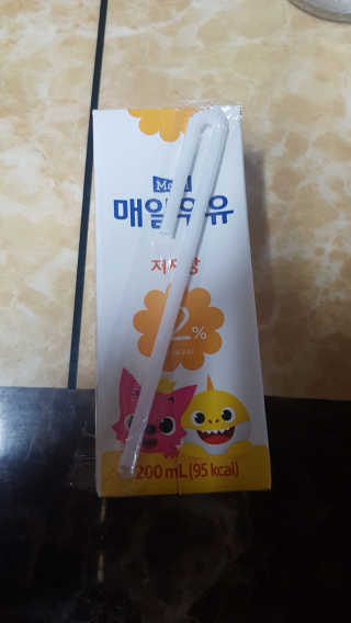 매일우유 멸균 매일우유 저지방 2프로 멸균 핑크퐁 에디션 6입 — 5점을 준 리뷰어가 2018년 1월 올린 사용 사진