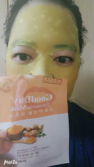 GoodDay Skincare GoodDay 강황 마스크 — 4.5점을 준 리뷰어가 2019년 5월 올린 사용 사진