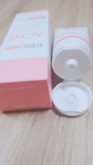 아크웰 아크네 클리어링 딥 클렌징 폼 — 5점을 준 리뷰어가 2018년 11월 올린 사용 사진