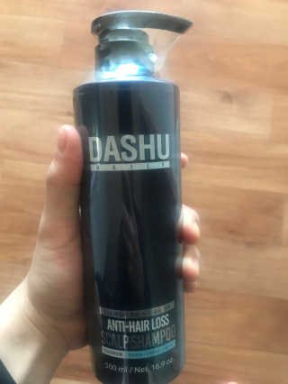 다슈코리아 다슈 데일리 한방 두피 골드 샴푸 500ml — 4.67점을 준 리뷰어가 2017년 12월 올린 사용 사진