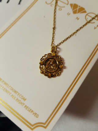 쥬얼카운티 92.5 Silver Byzantine Coin Pendant Necklace — 5점을 준 리뷰어가 2018년 11월 올린 사용 사진