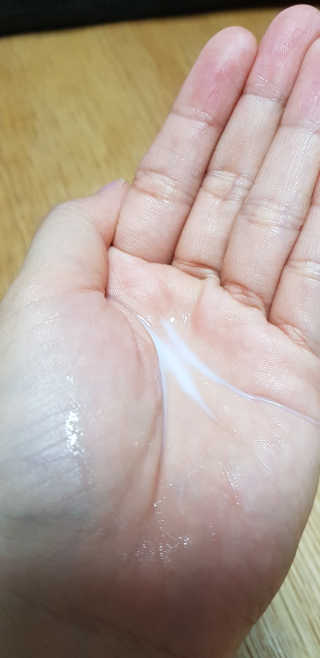 이솔화장품 이솔 세범 리스 포어 토너 200ml — 4.33점을 준 리뷰어가 2018년 8월 올린 사용 사진