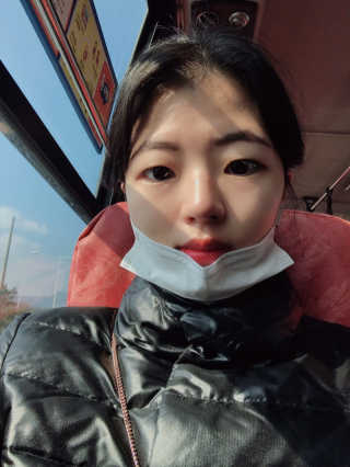 입큰뉴욕 입큰 셀피 키라키라필터 코팅 틴트 — 5점을 준 리뷰어가 2020년 1월 올린 사용 사진