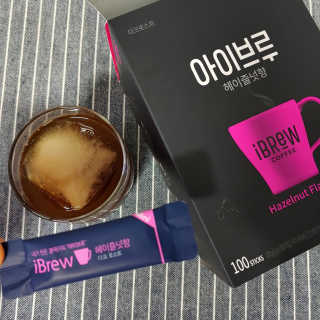 한국맥널티 아이브루 헤이즐넛향 100T — 5점을 준 리뷰어가 2019년 10월 올린 사용 사진