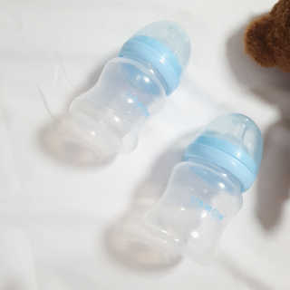 유비맘 신생아젖병 120ml 트리플팩_ 젖꼭지 포함 — 3점을 준 리뷰어가 2020년 3월 올린 사용 사진