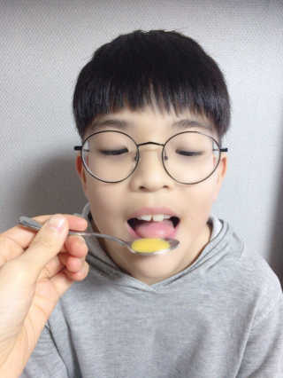 오메가-3스무디 [오메가스무디] 짜먹는 오메가3 DHA 임산부 어린이 — 3.5점을 준 리뷰어가 2019년 1월 올린 사용 사진