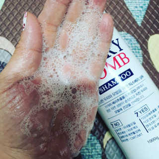 (주)에네스티 믹스베리 단백질 폭탄 샴푸 1000g — 5점을 준 리뷰어가 2019년 10월 올린 사용 사진