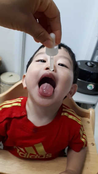 그린스토어 베이비드롭 프로바이오틱스 1병 30일분 — 5점을 준 리뷰어가 2018년 6월 올린 사용 사진