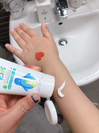 수밤키즈보습크림 45ml 1개 + 헤드투토바디워시 샘플 — 5점을 준 리뷰어가 2019년 11월 올린 사용 사진