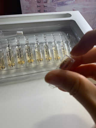 크리앙홀딩스 닥터 락슈미라 4D 리프팅 앰플 — 5점을 준 리뷰어가 2019년 7월 올린 사용 사진