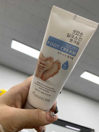(주)에네스티 에네스티 수안수 실크스킨 풋크림 1+1 — 4.5점을 준 리뷰어가 2019년 11월 올린 사용 사진