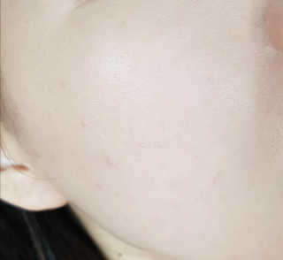 Honey Trap 톤 업 파운데이션 쿠션(W22.5,C17.5) — 4.17점을 준 리뷰어가 2018년 2월 올린 사용 사진