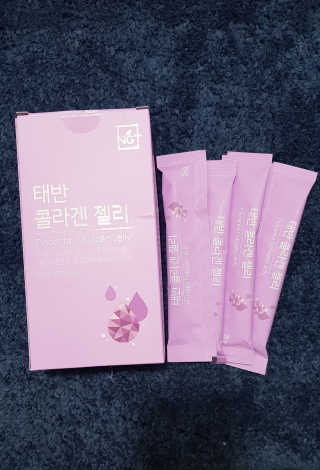 네츄럴굿띵스 태반 콜라겐 젤리 15포 — 5점을 준 리뷰어가 2019년 6월 올린 사용 사진