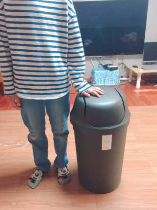 창신리빙 [프랑코 스윙 휴지통] 똑똑한 정리 수납 인테리어 — 5점을 준 리뷰어가 2019년 5월 올린 사용 사진
