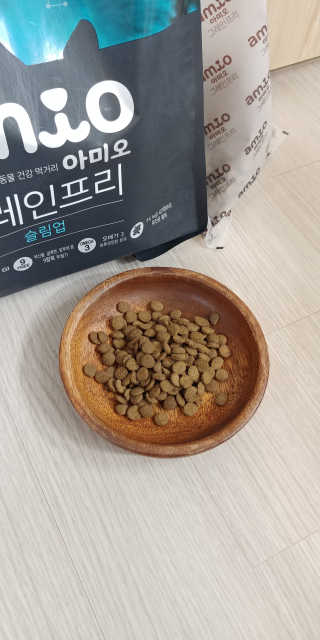 풀무원 아미오 그레인프리 3종 — 5점을 준 리뷰어가 2018년 4월 올린 사용 사진