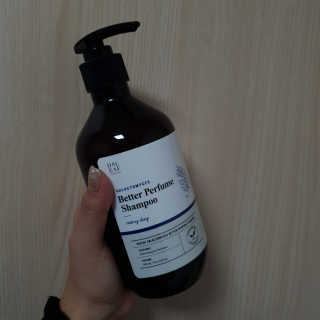 달리프 베러 퍼퓸 샴푸 1000ml 레이니데이 or 일랑로즈 — 5점을 준 리뷰어가 2019년 12월 올린 사용 사진