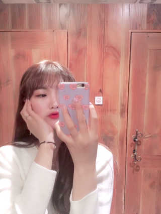 자빈드서울 윙크 파운데이션 팩트 — 5점을 준 리뷰어가 2019년 4월 올린 사용 사진