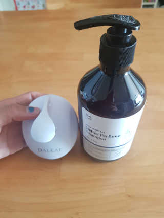 달리프 베러 퍼퓸 샴푸 1000ml 레이니데이 or 일랑로즈 — 5점을 준 리뷰어가 2020년 2월 올린 사용 사진
