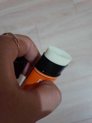 다슈코리아 다슈 데일리 비타플렉스 선스틱 — 4점을 준 리뷰어가 2018년 8월 올린 사용 사진