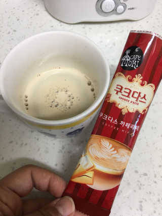 (주)쟈뎅 쟈뎅 까페모리 쿠크다스 까페라떼 — 4점을 준 리뷰어가 2017년 11월 올린 사용 사진
