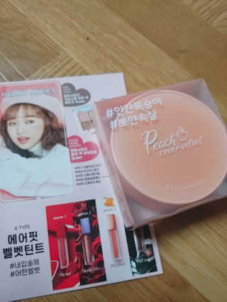 [블랙루즈] 피치 커버 벨벳 쿠션 2종 중 택1 — 3점을 준 리뷰어가 2019년 9월 올린 사용 사진