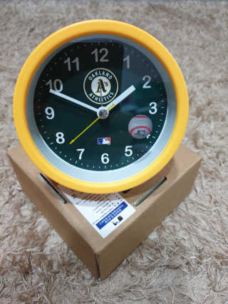 MLB WATCH n LEISURE MLB 아날로그 디자인 탁상시계 8종 — 4.5점을 준 리뷰어가 2020년 1월 올린 사용 사진