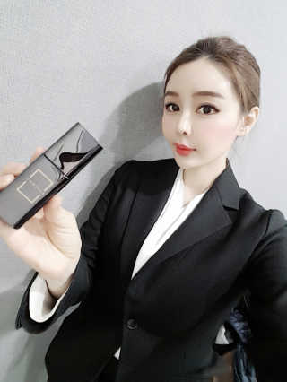 지베르니 고밀착 시그니처 파운데이션 — 4.5점을 준 리뷰어가 2019년 3월 올린 사용 사진