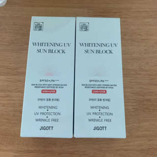 지고트 화이트닝 유브이 썬블럭 크림 70ml,1+1 — 4.5점을 준 리뷰어가 2019년 5월 올린 사용 사진
