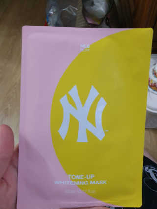 MLB COSMETICS [MLB PLAY] 톤업 화이트닝 마스크 1BOX — 4점을 준 리뷰어가 2019년 9월 올린 사용 사진