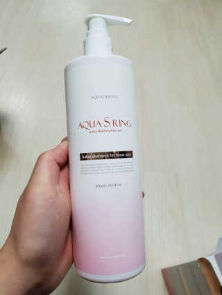 아쿠아큐링 아쿠아S링 퓨어리프레싱 헤어케어 500ml — 4점을 준 리뷰어가 2018년 7월 올린 사용 사진