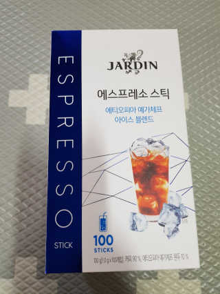 (주)쟈뎅 [쟈뎅] 에스프레소스틱 아이스블렌드 — 4점을 준 리뷰어가 2019년 5월 올린 사용 사진