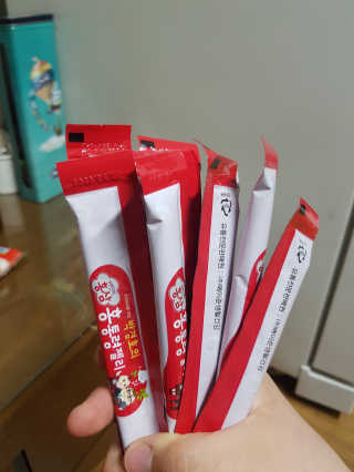 메이준뉴트리 박경호의 어린이 홍삼 홍통령젤리 30포 — 5점을 준 리뷰어가 2018년 4월 올린 사용 사진