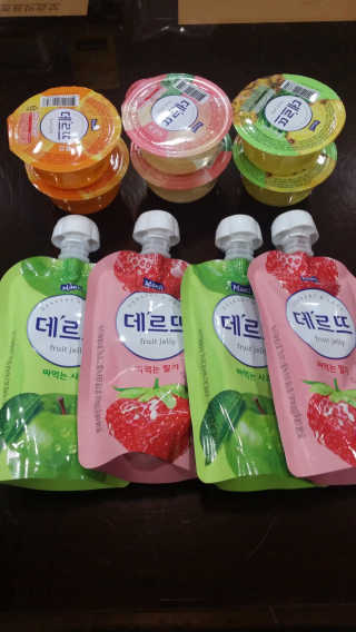 데르뜨 떠먹는 과일 3종, 짜먹는 과일 2종 총 10개 체험 — 5점을 준 리뷰어가 2020년 3월 올린 사용 사진