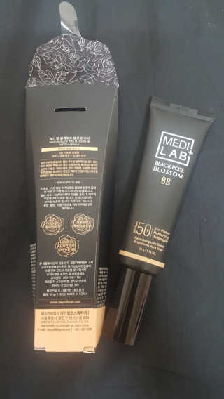 데이셀코스메틱 메디 랩 블랙로즈 블로썸 비비 50g — 3.67점을 준 리뷰어가 2017년 6월 올린 사용 사진