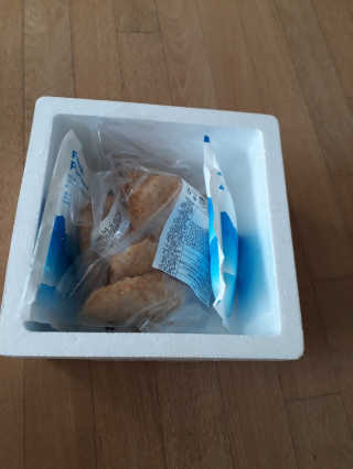 네이처플로우 올립 닭도그 450g 2팩 무료소스 2팩증정 1팩당 80g — 5점을 준 리뷰어가 2018년 11월 올린 사용 사진