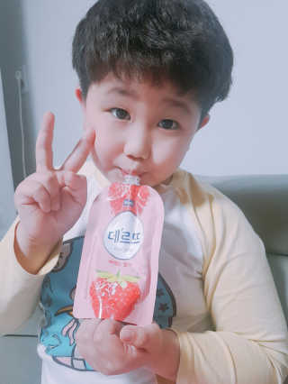데르뜨 떠먹는 과일 3종, 짜먹는 과일 2종 총 10개 체험 — 5점을 준 리뷰어가 2020년 3월 올린 사용 사진