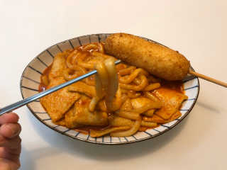[홍코너떡볶이]옛날떡볶이 인기맛 4팩세트 — 4점을 준 리뷰어가 2019년 11월 올린 사용 사진