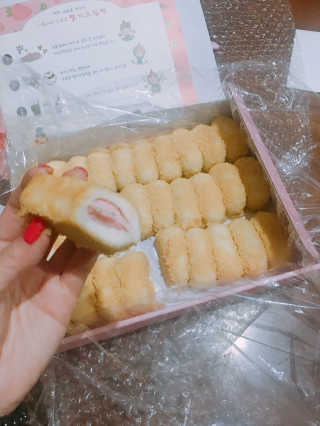 시루아네 소보로 딸기크림떡 — 4.67점을 준 리뷰어가 2018년 4월 올린 사용 사진