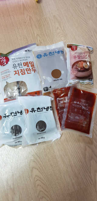 유천냉면 유천 비빔냉면 2인분+메밀지짐만두 280g — 4.67점을 준 리뷰어가 2018년 6월 올린 사용 사진