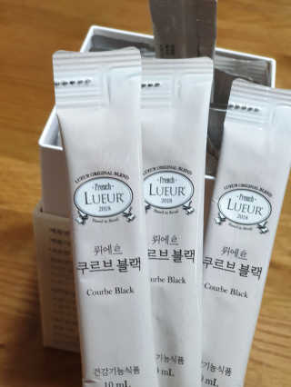 [하우투잇] 뤼에르 쿠르브 블랙 10ml x 30포 총 300ml — 5점을 준 리뷰어가 2020년 3월 올린 사용 사진