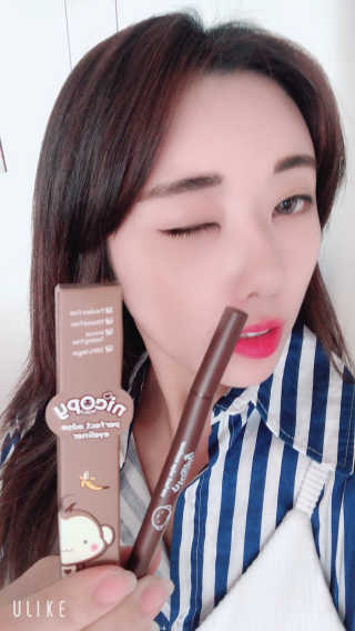 니코피 퍼펙트 엣지 아이라이너 — 4.5점을 준 리뷰어가 2019년 10월 올린 사용 사진