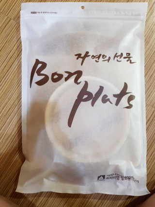 본플라 친환경 야자나무잎 접시 — 5점을 준 리뷰어가 2018년 8월 올린 사용 사진