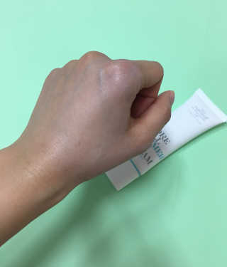 쏘내추럴 포어 필 프라이머 선 크림 — 4.83점을 준 리뷰어가 2017년 6월 올린 사용 사진